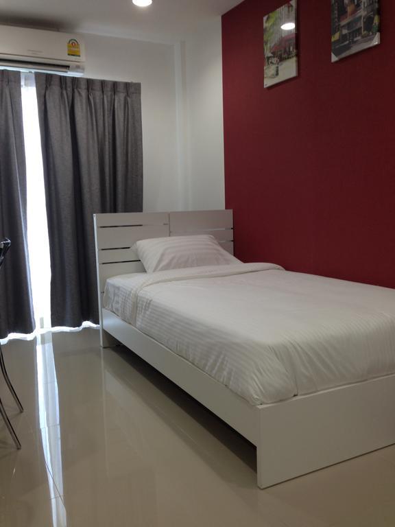 Living By Grace Apartment Si Sunthon Екстериор снимка