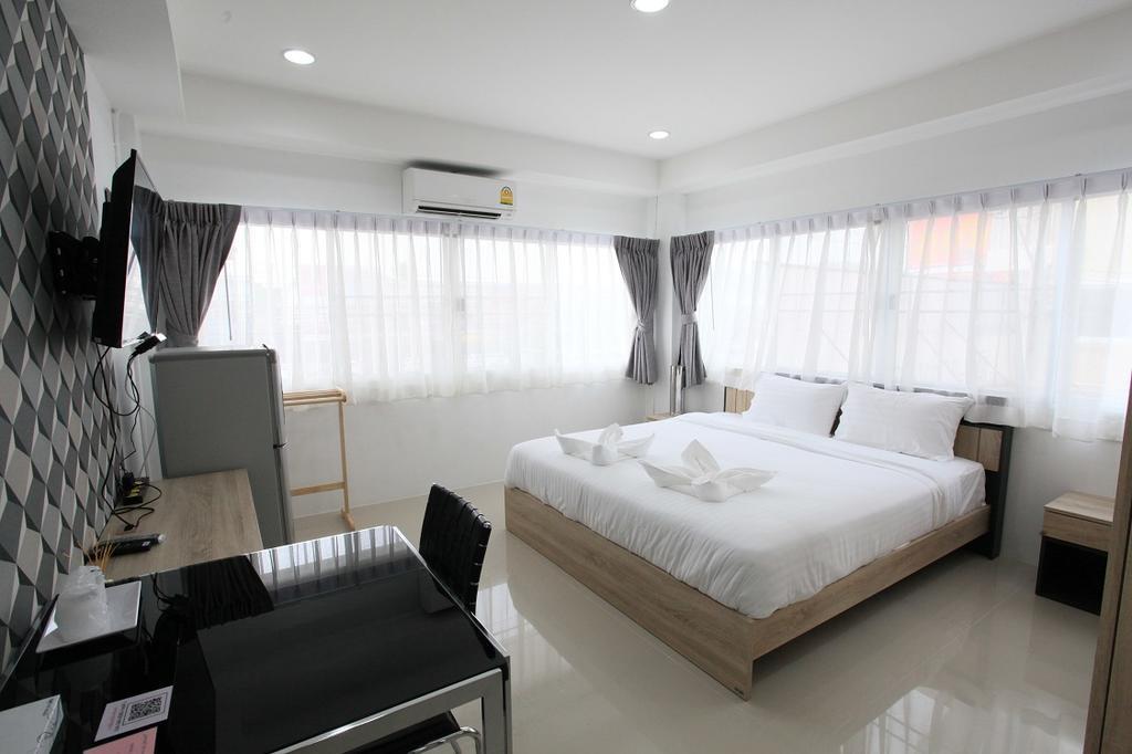 Living By Grace Apartment Si Sunthon Екстериор снимка